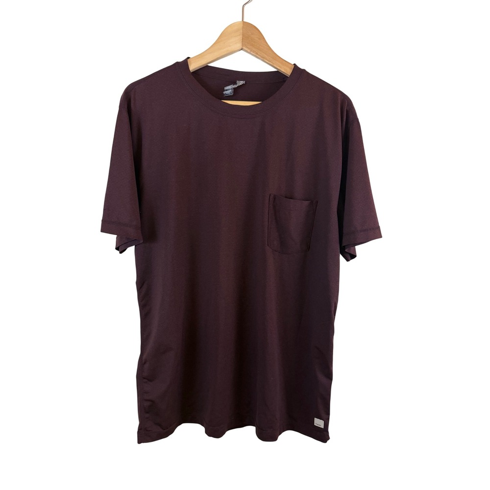 Vuori V109 Tradewind Performance Pocket T-Shirt Mens Large Burgundy Athletic